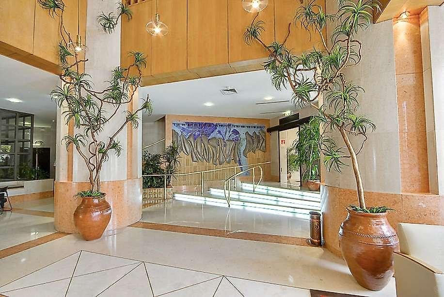 Hotel Alif Campo Pequeno, Eingangsbereich