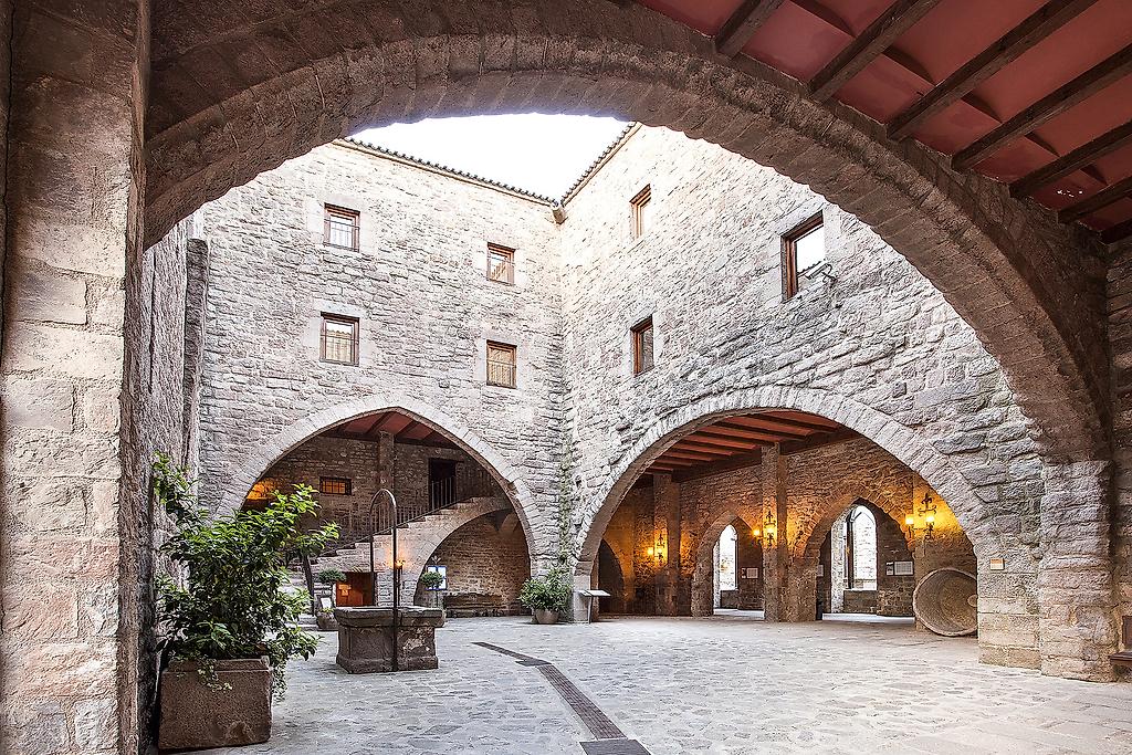 Parador de Cardona, öffentliche Bereiche