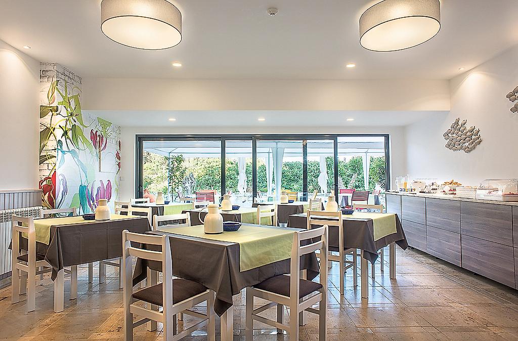 Residencial Água de Madeiros, Restaurant/Gastronomie