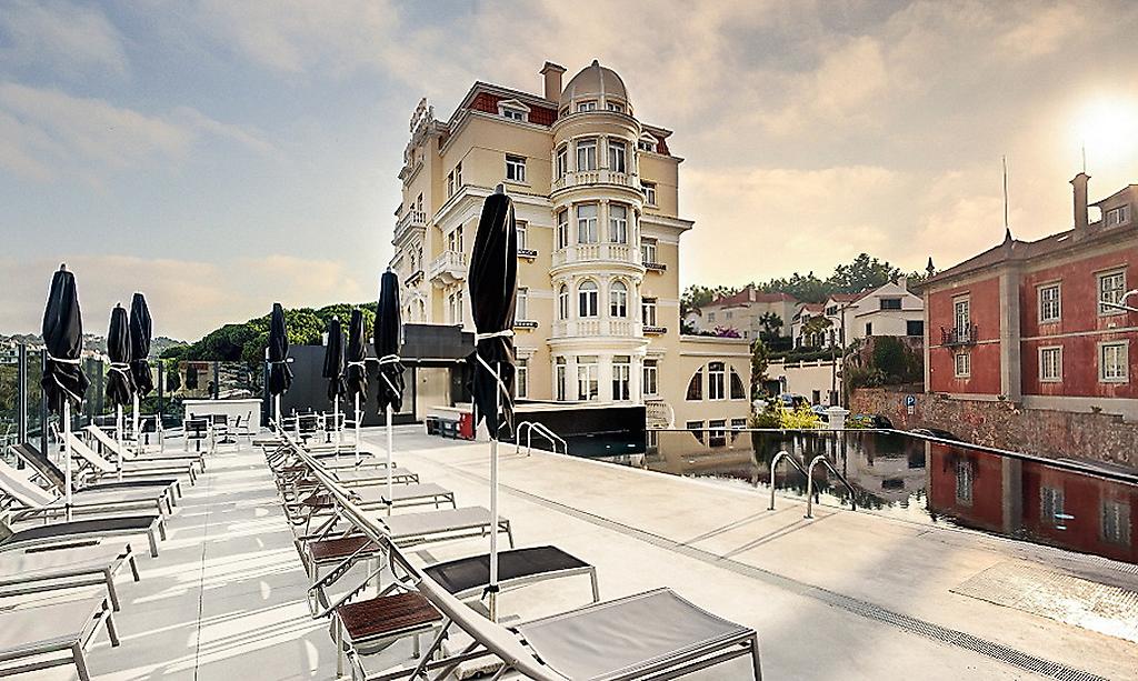 Hotel Inglaterra Estoril, Pool mit Liegen