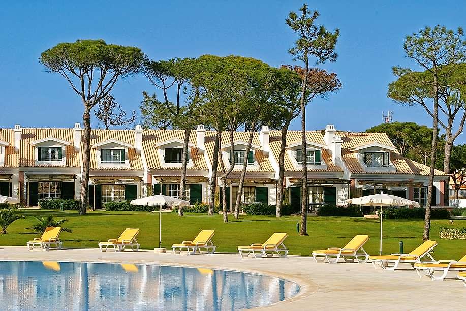 Vila Bicuda, Garten mit Pool