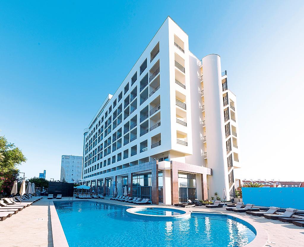 TRYP Lisboa Caparica Mar by Wyndham, Pool/Poolbereich