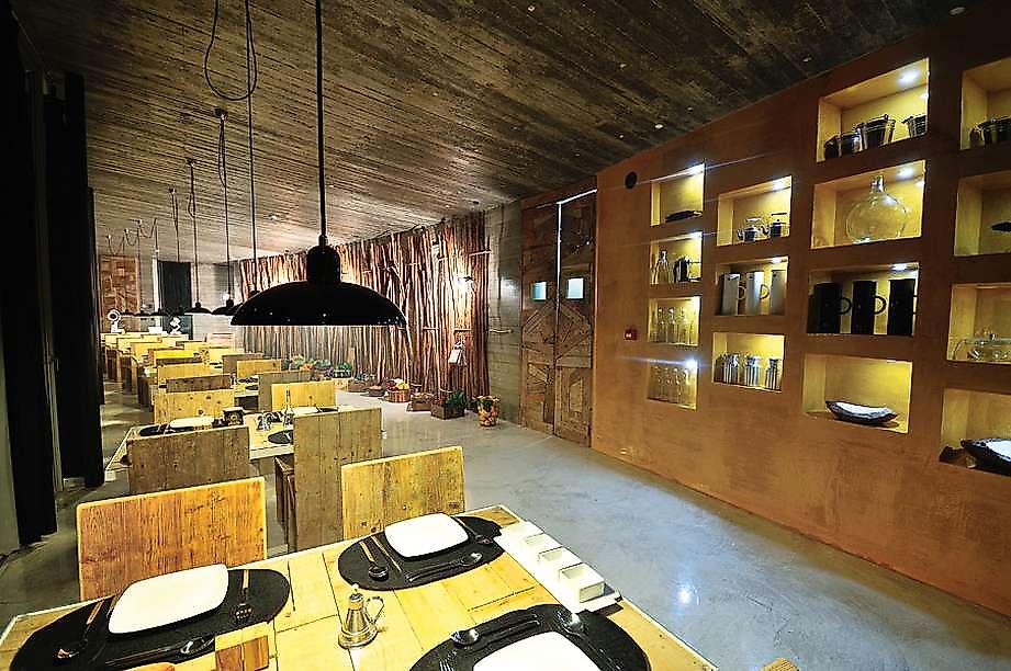 Rio do Prado, Restaurant am Abend