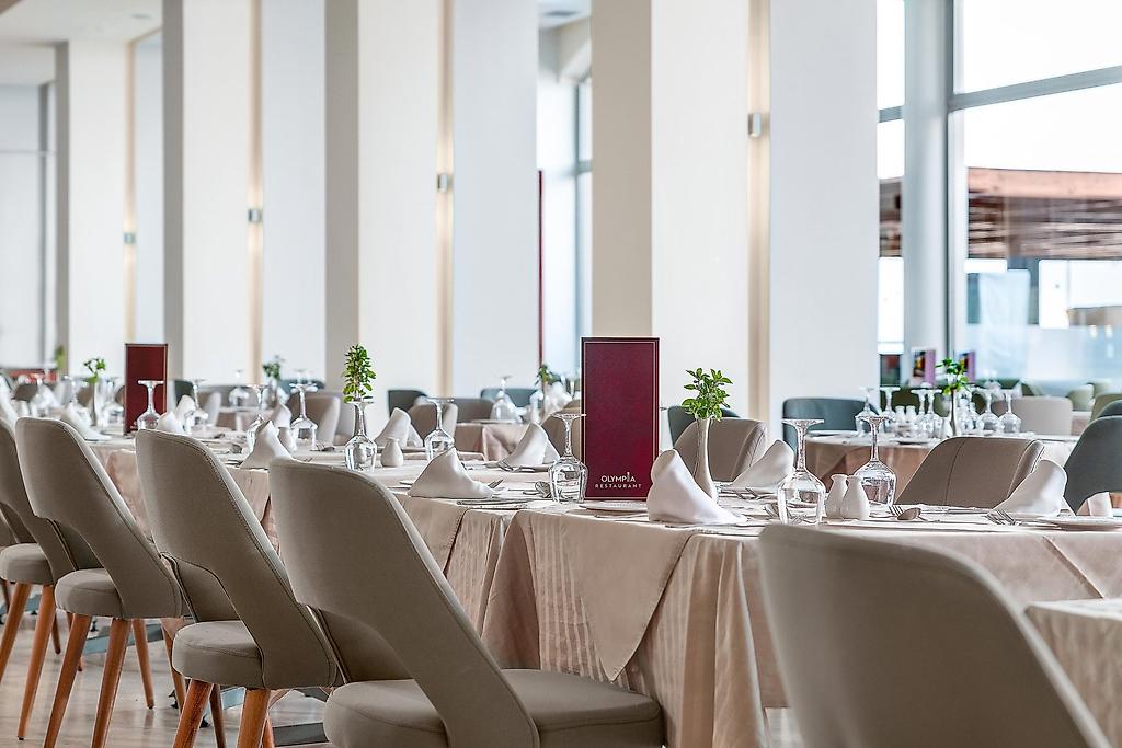 Kresten Palace Hotel, Restaurant/Gastronomie