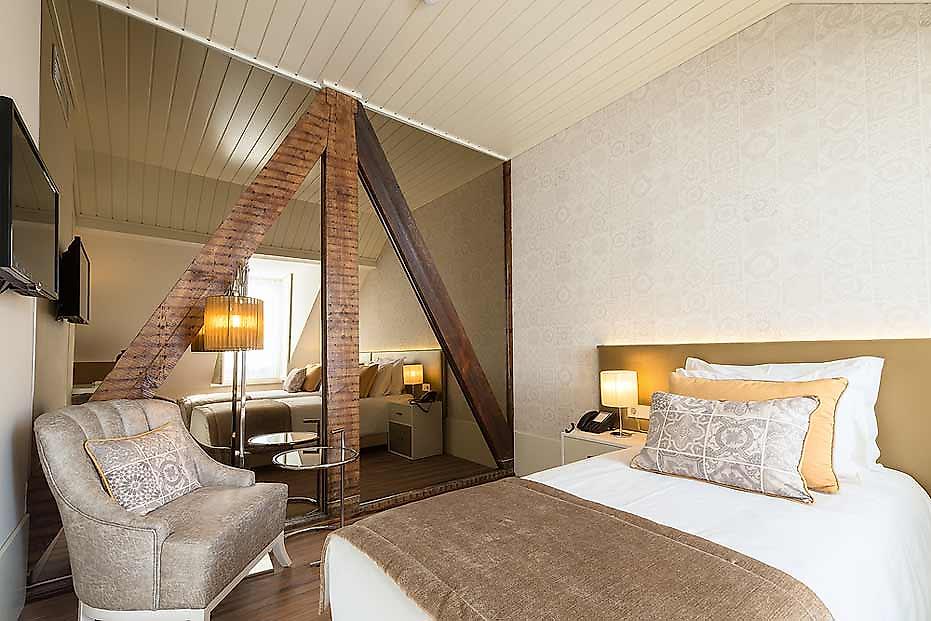 My Story Hotel Ouro, Spiegelwand