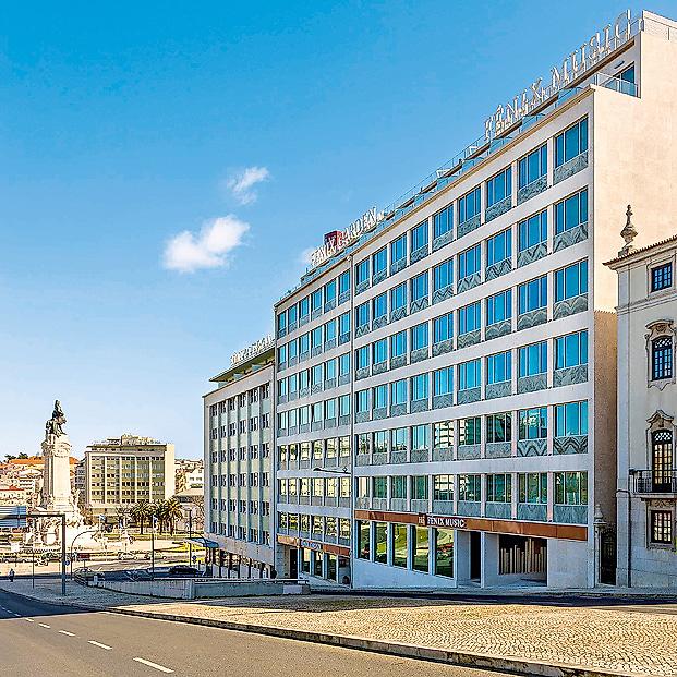 HF Fénix Music, Fassade