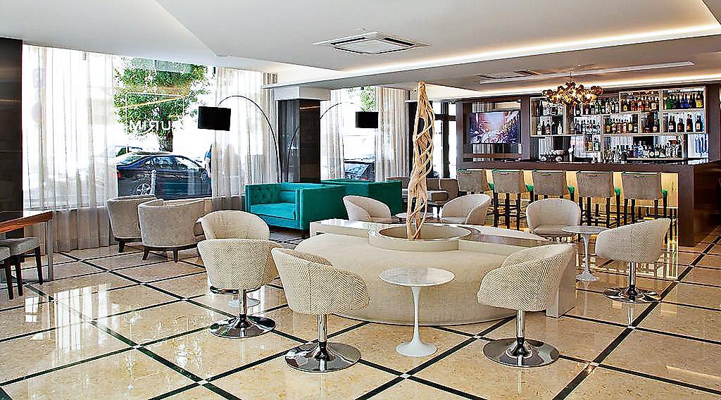 Turim Saldanha, Bar