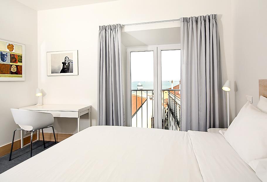 Hotel Convento do Salvador, Doppelzimmer mit Schreibtisch