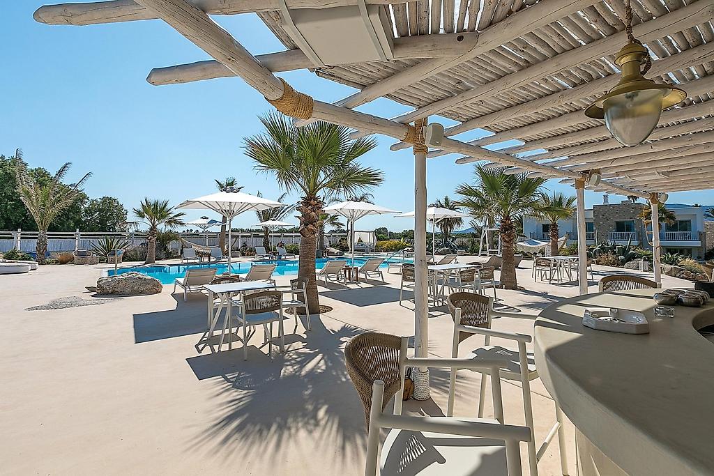 White Pearls Luxury Suites, Restaurant/Gastronomie