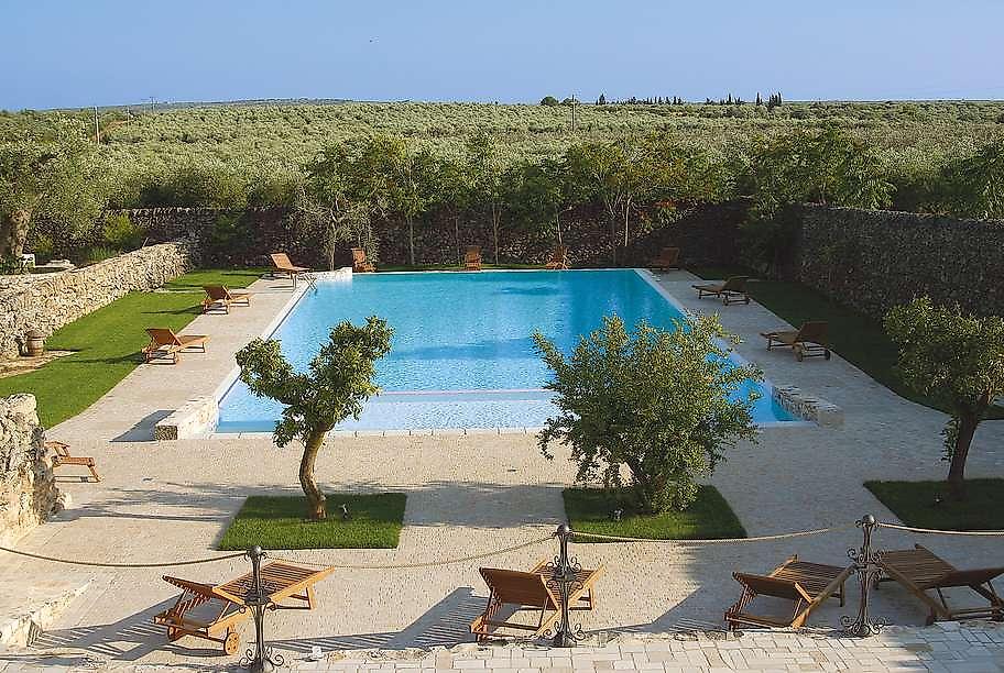 Relais Terre di Terre, Pool im Garten