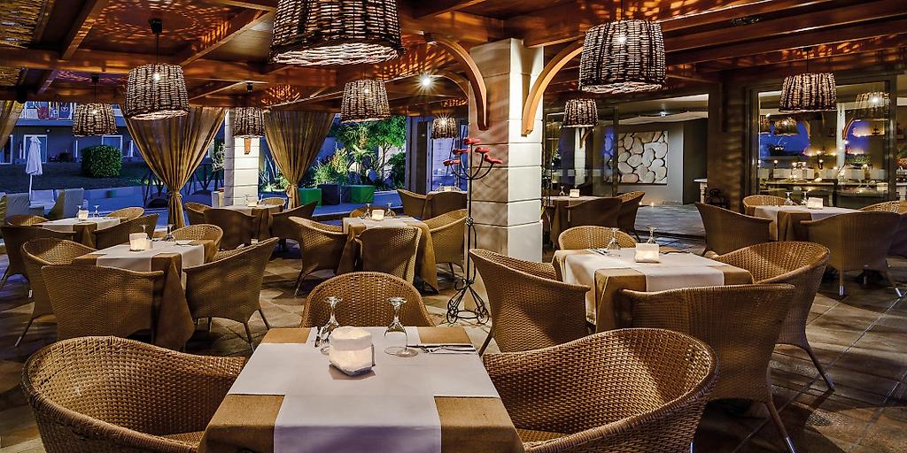 Dion Palace Resort & Spa, Restaurant/Gastronomie