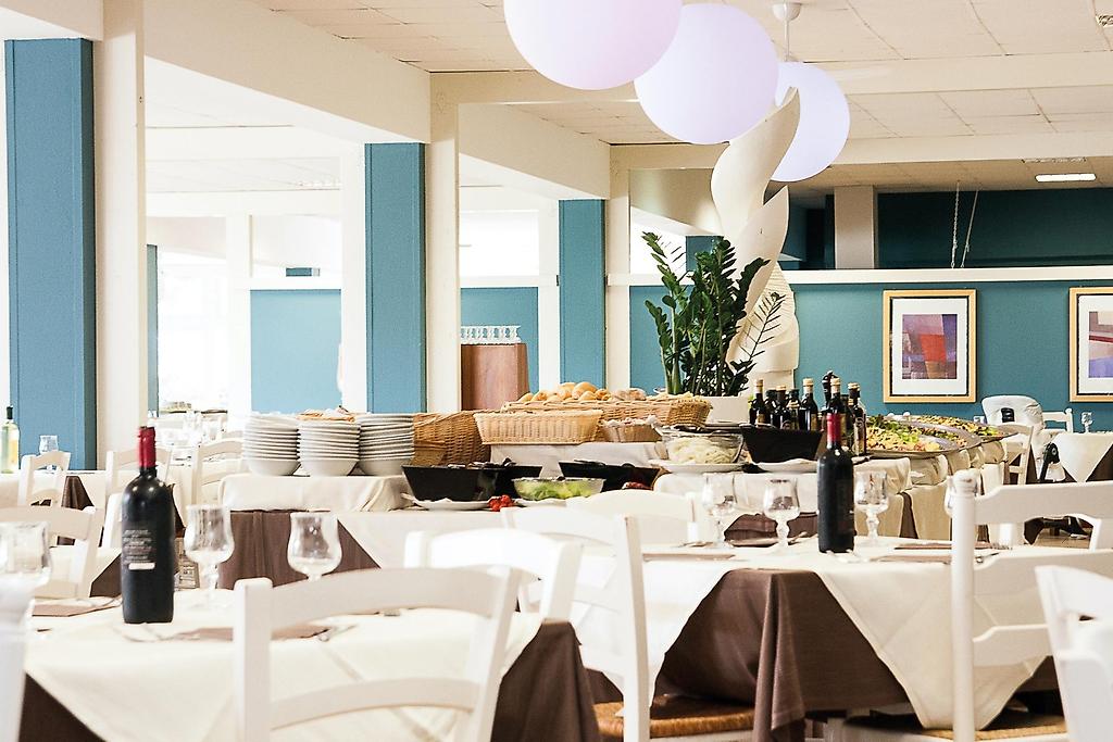 TH Costa Rei Free Beach Resort, Restaurant/Gastronomie