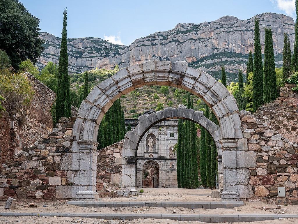 Eindrucksvolle Ruinen der historischen Kartause Cartoixa de Santa Maria d'Escaladei