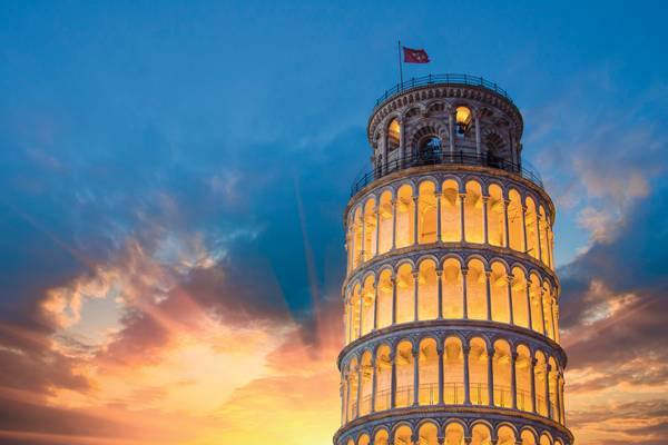 Der schiefe Turm von Pisa, Italien, in der Abenddämmerung ©fotolia