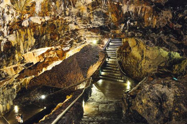 Vulkanhöhle Algar do Carvão auf Terceira