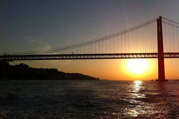 Bootstour Lissabon Tejo Brücke