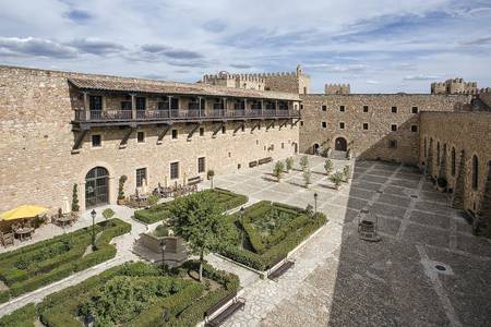 Parador de Sigüenza, Resort/Hotelanlage