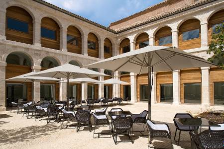 Parador de Alcala de Henares, Patio