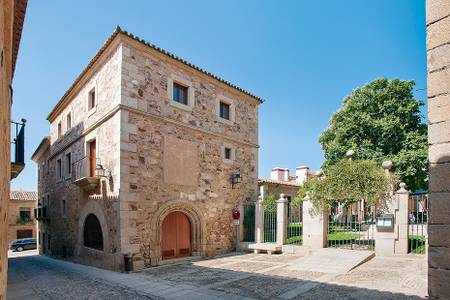 Parador de Cáceres, Hotelzufahrt