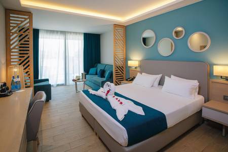 Almyros Beach Resort & Spa, JuniorSuite