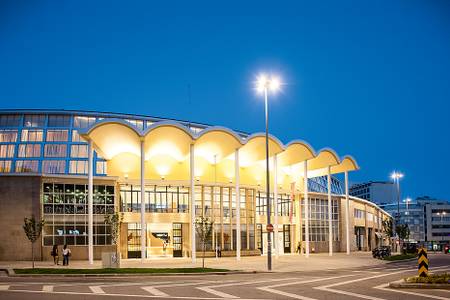 Hotel da Música, Fassade bei Nacht