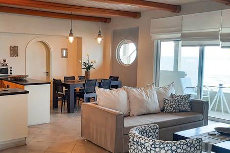 Porto Davia, Studio