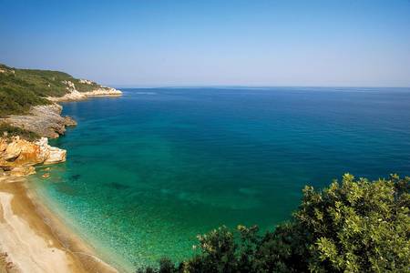 12 Months Luxury Resort, sonstige