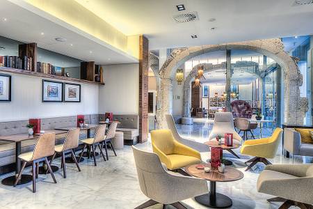 NH Collection Porto Batalha, Bar