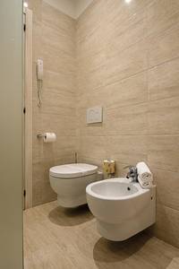 Hotel Executive, Superior
