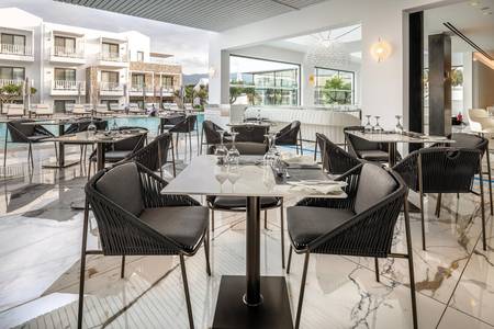 Diamond Deluxe Hotel, Restaurant/Gastronomie