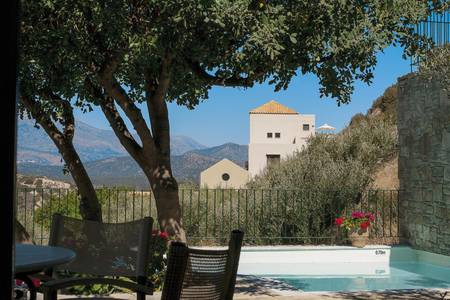 Istron Luxury Villas, Niovi