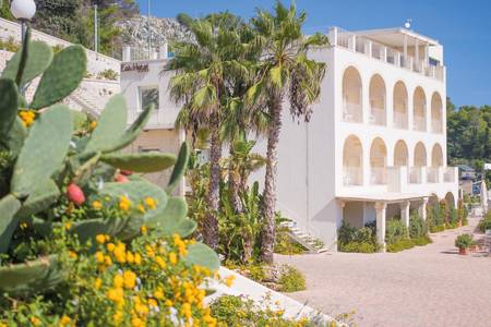 Est Hotel, sonstige