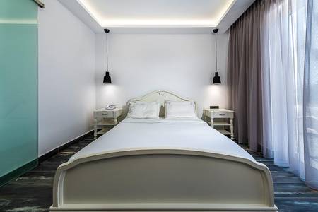 Diamond Boutique Hotel, Family