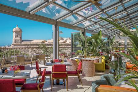 The Phoenicia Hotel, Restaurant/Gastronomie