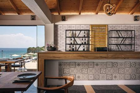 Cavo Orient Beach Hotel, Restaurant/Gastronomie