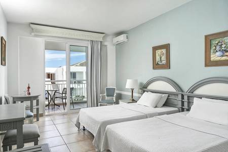 Sandy Beach Resort, Classic