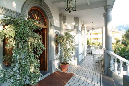 Pestana Miramar Garden & Ocean Resort, Pestana Village
