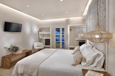 Erato Hotel, Deep Blue