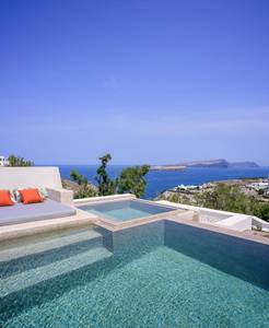 11:11 By Potnia, Senior Suite 11:11 By Potnia, Senior Suite