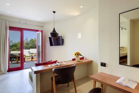 11:11 By Potnia, Senior Suite 11:11 By Potnia, Senior Suite