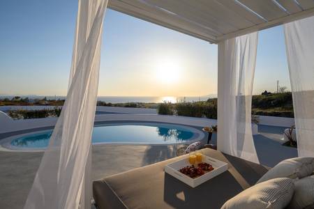 Este Luxury Suites, Supreme