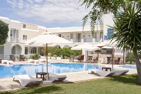 Polos Paros, Pool/Poolbereich