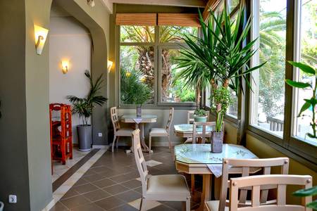 Zephyros Hotel, Restaurant/Gastronomie