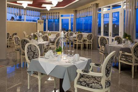 Sunrise Resort Hotel, Restaurant/Gastronomie