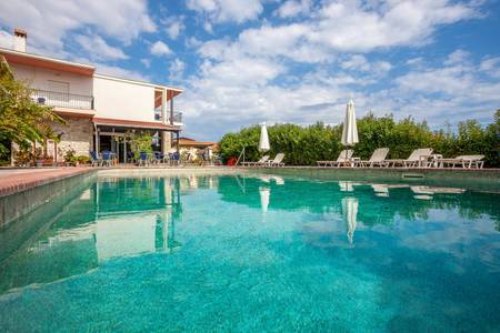 Hotel Skentos, Pool/Poolbereich