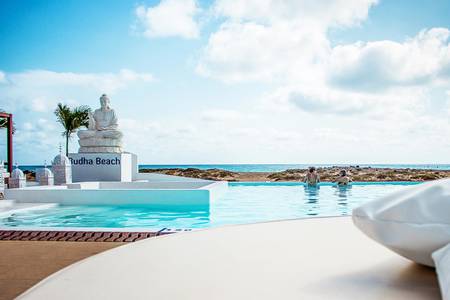 LIVVO Budha Beach, Pool/Poolbereich