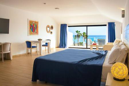 LIVVO Budha Beach, Suite
