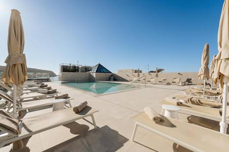 Hotel Reveron Plaza, Pool/Poolbereich