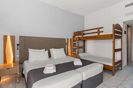 Palmariva Beach Hotel, Family