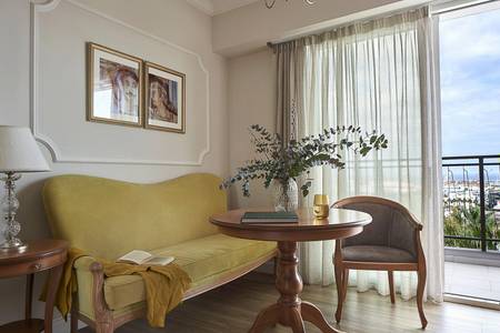 Legacy Gastro Suites, V Suite
